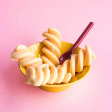 Load image into Gallery viewer, Fusilli Candle
